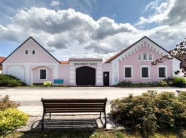 Škorničkův statek, hotel with parking in Chlum u Třeboně