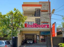 RedDoorz Syariah near Airlangga University Campus B, hotell i Gubeng i Surabaya