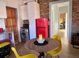 Private Cozy Self Catering Home, appartement à Potchefstroom