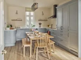 Bridge House at Woodhall Estate