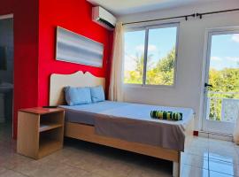 Spacious Private Rooms with Communal Kitchen, hotel en Grand Gaube
