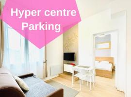 F2 Golden Lounge, Hyper Centre, Parking, hotel near Castle of the Dukes of Brittany, Nantes