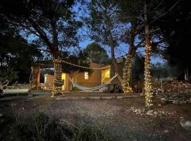 Unique Stay - Tiny Eco Country Cottage, hotel econômico em Cabanes