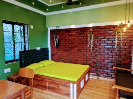 Luxury stay at Pravuprasad Homestay near Bhubaneswar Airport and Railway Station, частна квартира в Бхубанешвар