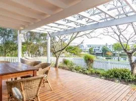 Peaceful Parkland Home on Thesen Islands