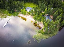 World's End - 2 Luxury Beachfront Villas (425m2), cottage in Mikkeli