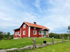 Nice cottage in Tannsjo, Stromsnasbruk, villa in Strömsnäsbruk