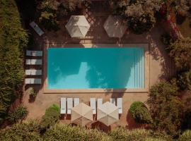 CASA SAN ROCCO - Luxurious Grand 18th C. Palace with Gardens & Pool, hytte i Għaxaq