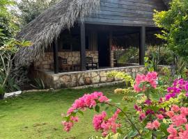 Lualemba Bungalows, hotel in Nembrala