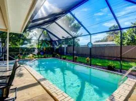 Close to Siesta Key, Shopping, Restaurants & More!