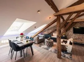 CREST - Riverside Lofts mit Parken I Balkon I Küche I Regendusche