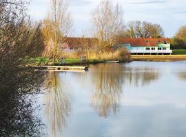 Domaine de la roselière • Nature • Brenne، كوخ في Rosnay