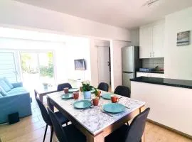 Dream Escape Apt 1 - 6 min walk to Kastella Beach!