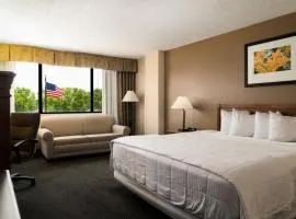 MCM Eleganté Hotel & Conference Center