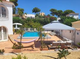 CASA SERENITA charming villa with swimming pool, hotel in Jávea