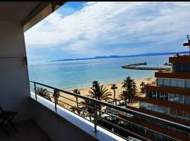 Holiday center Apartamento vistas mar, acceso directo playa y piscina