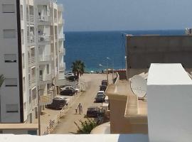 Appartement près de la mer à Chott Mariem, hotel a Akouda