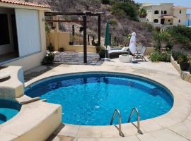 Casa Mar azul, Dream Villa 3br Rancho Cerro Colorado Ocean view, hotel s bazénom v destinácii El Bedito