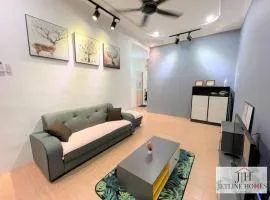 Melaka {Terraced House} / 8Pax/ WIFI/City
