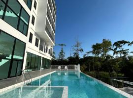 GEEN Hotel Chonburi, hotell i Chon Buri