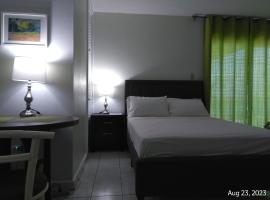 Irresistible View-Mobay Club 1408: Montego Bay şehrinde bir otel