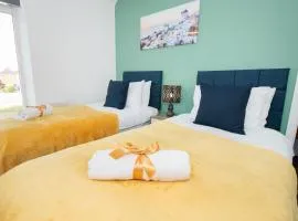 Versatile Cozy & Spacious Comfort Hull Apartments