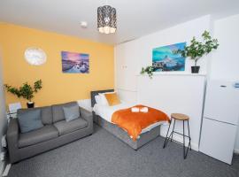 Versatile Cozy & Spacious Comfort Hull Apartments, cheap hotel in Hull