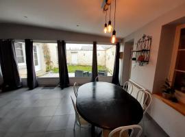 Maison 8 places près de Chinon، فندق في Beaumont-en-Véron