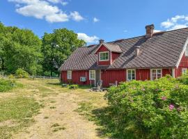 Amazing Home In Vittsj With 4 Bedrooms: Vittsjö şehrinde bir villa