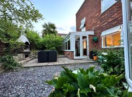 Detached house in Essex, semesterboende i Harlow