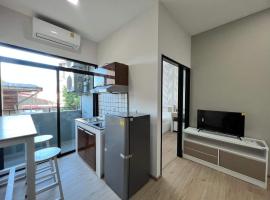 Phattharasaya Home, acomoda&ccedil;&atilde;o com cozinha em Udon Thani