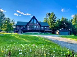 Adirondack Alpine Cabin with Hot Tub, Near Whiteface, Lake Placid, Game Rm, Fenced Yard, Views, hotel with parking in Jay