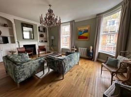 The Brontë Wing at The Apothecary Rye, apartment in Rye