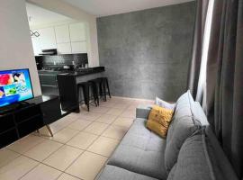 Apartamento na Zonal Sul 2 Vagas Carro, hôtel à Uberlândia