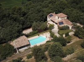 1832 La Rabassière - Gîte, hotel di Malaucène