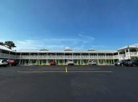 Key West Inn - Chatsworth
