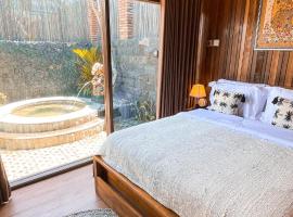 방글리에 위치한 호텔 The Toya Bali - Private Room & Jacuzzi