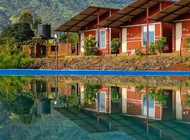 Mysticstays Resort, hotel in Wai