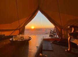 Glamping 4 saisons @ Eco Lodge Bûcheron Bergère, luxusní stan v destinaci Ormstown