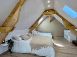 Maison, cheap hotel in Enquin-sur-Baillons