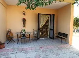 Villetta dei mille colori con ampio giardino