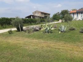 Casa Zafferano - apartment with garden: Corno di Rosazzo'da bir ucuz otel