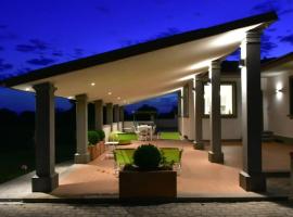 Relax in villa nella verde Tuscia, hotel v destinaci Vetralla