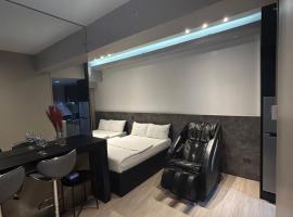 Pasay Condotel with Massage Chair and PS4- Stellar Suites, hotel in Manila Bay, Manila