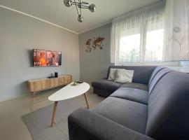 Rose Apartament، فندق في Brwinów