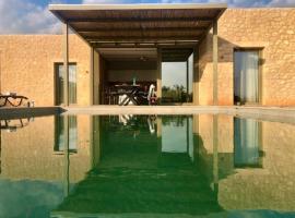 Riverstone Villas with private pools, ξενοδοχείο στο Λεύκτρο