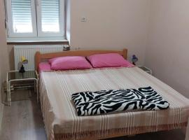 Apartman Central, hotel near Železnička Stanica Ruma, Ruma