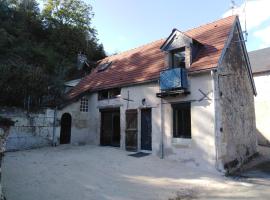 Gîte mon p'ti bout, hotel in Les Roches-lʼÉvêque