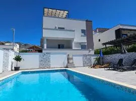 Villa Silver