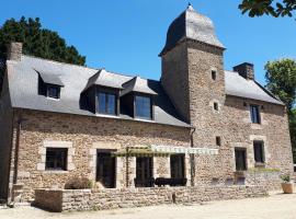 Petit Manoir Proche Dinan, alojamento para férias em Lanvallay